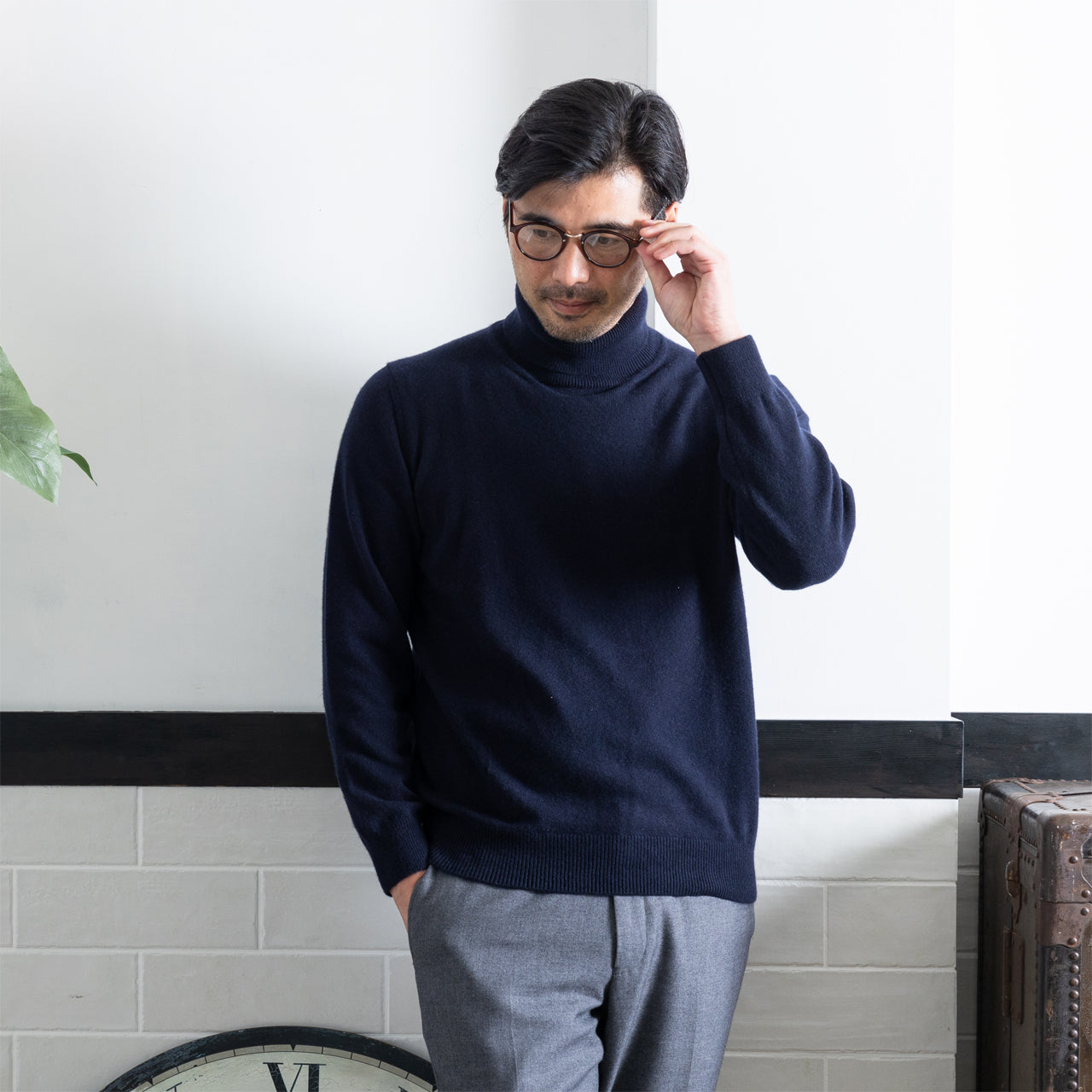 希少なベビーカシミヤを使用したタートルネックセーター