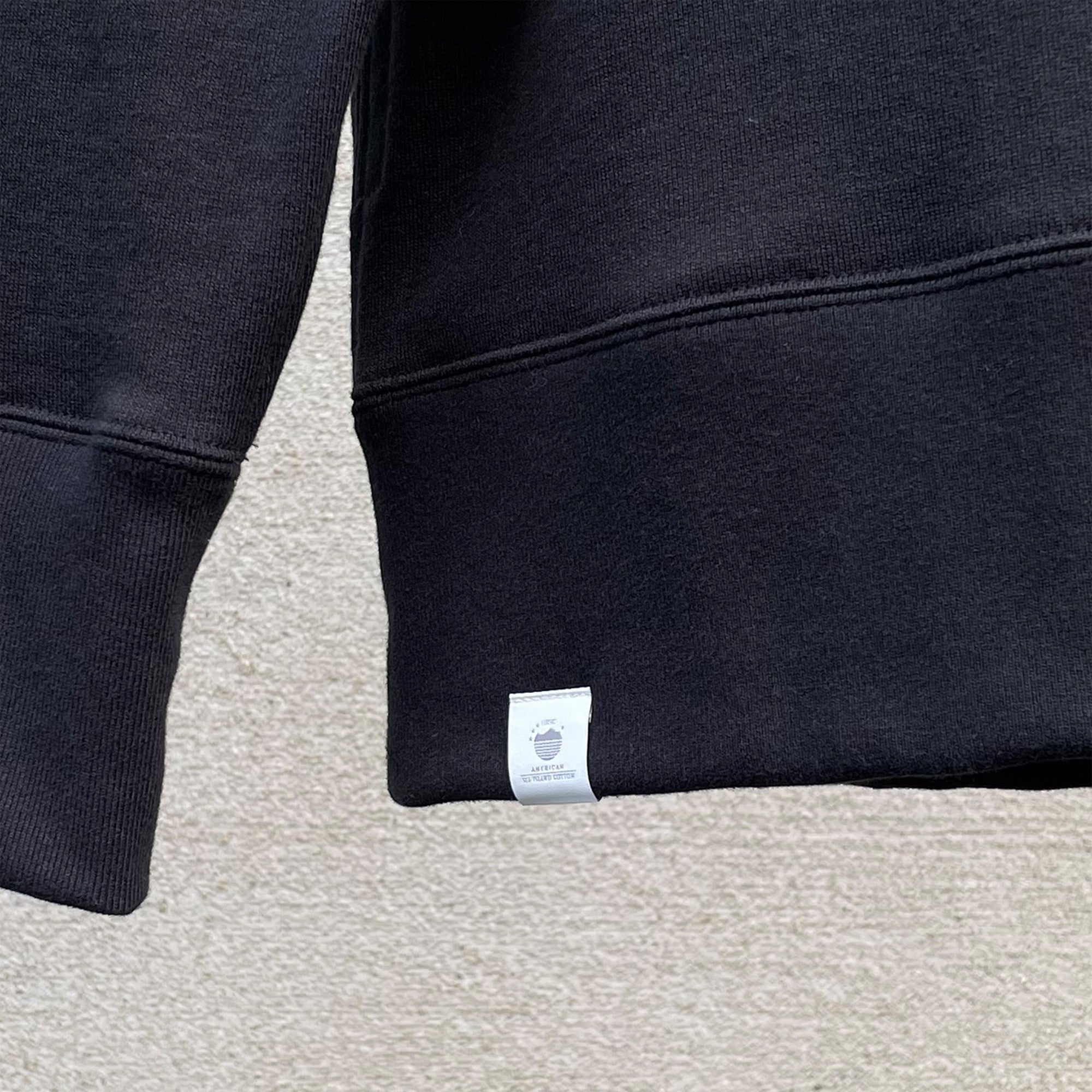 シーアイランドコットンを使用した吊裏毛のジップアップパーカー