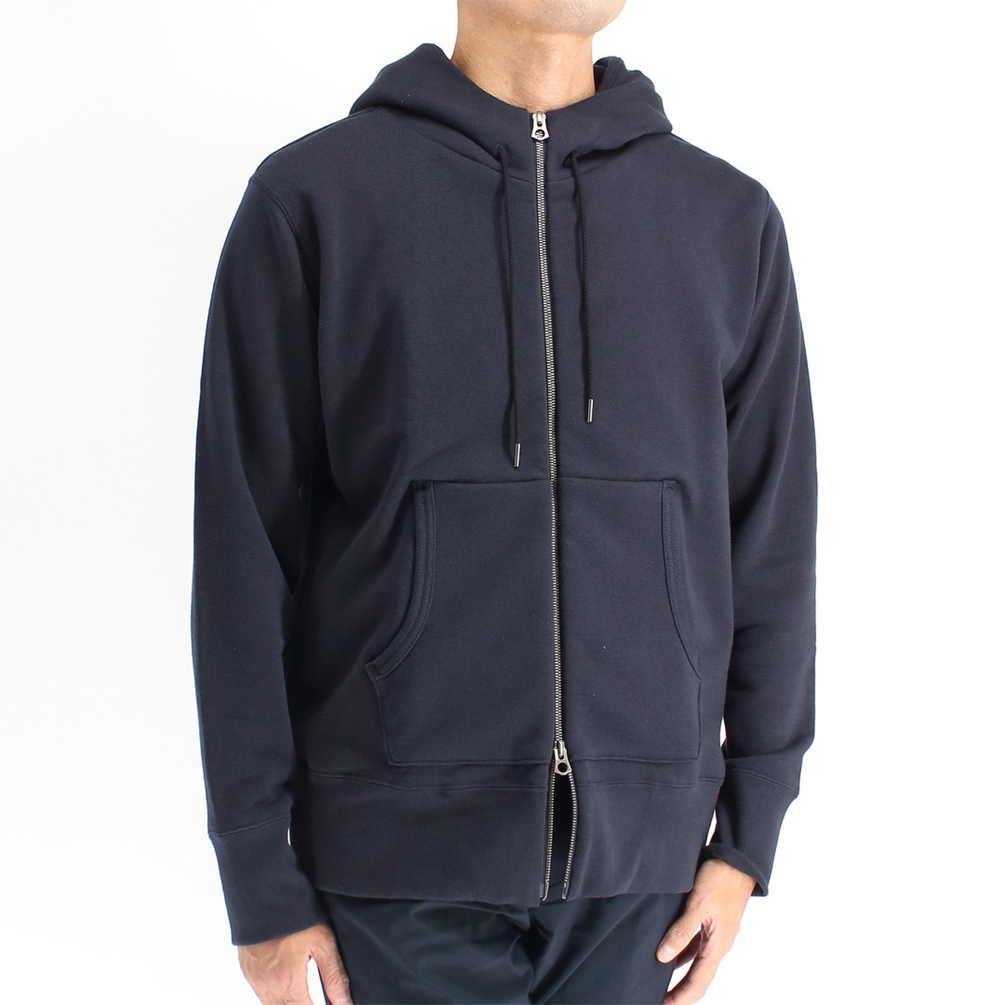 シーアイランドコットンを使用した吊裏毛のジップアップパーカー